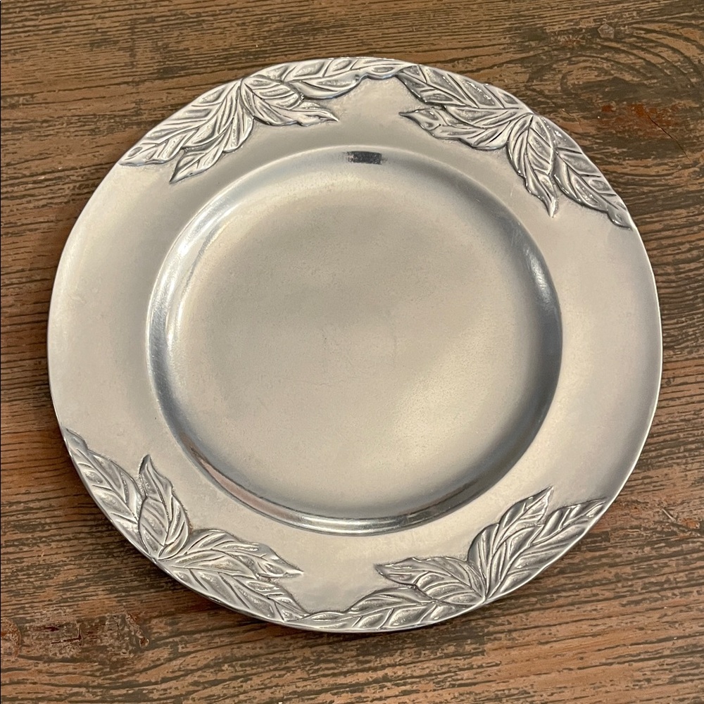 Wilton Armetale Silver Leaf Design Plate
